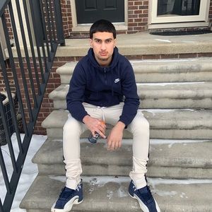 Meet your Posher, Ahmad